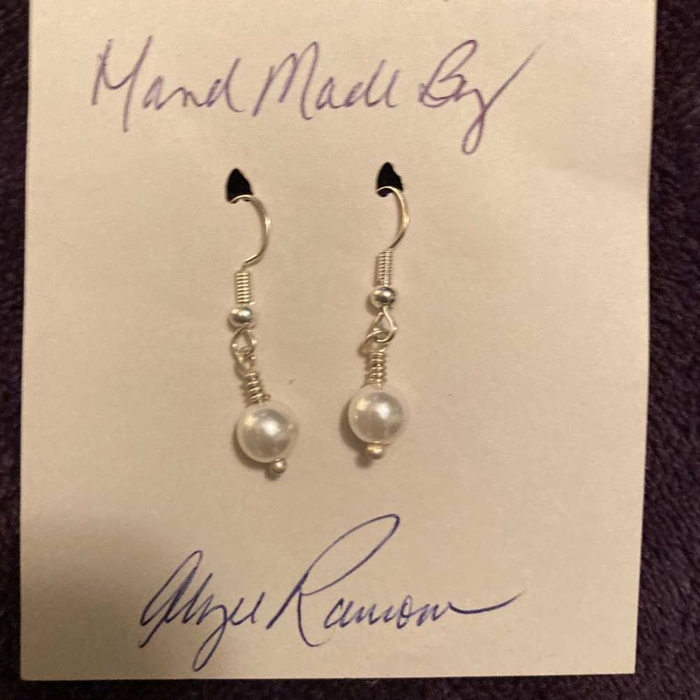 Pearl drop earrings